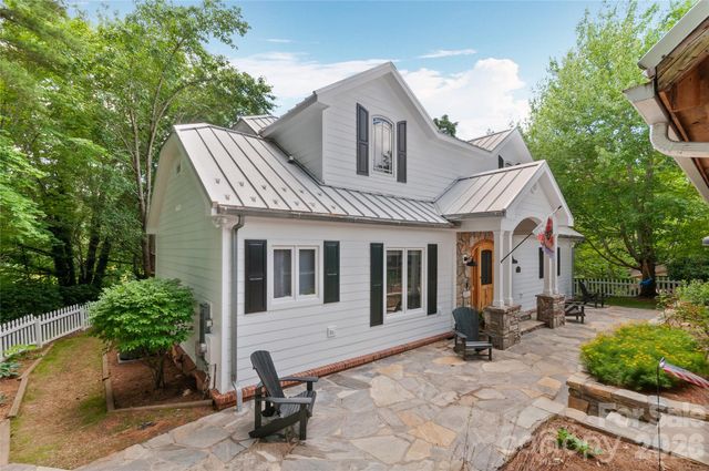 304 Brunswick Drive, Waynesville, NC 28786