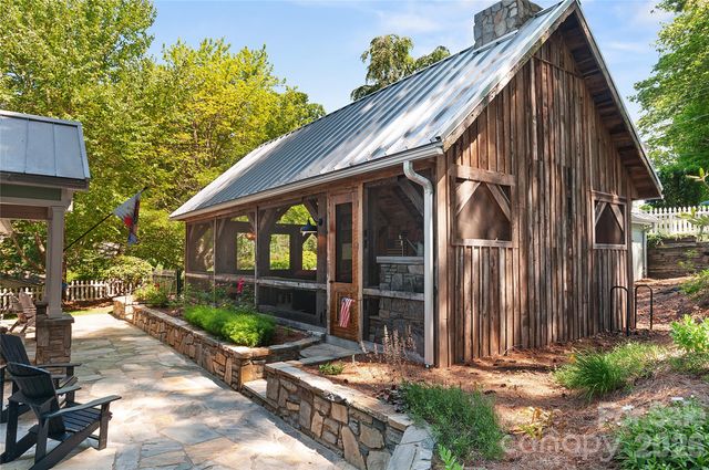 304 Brunswick Drive, Waynesville, NC 28786