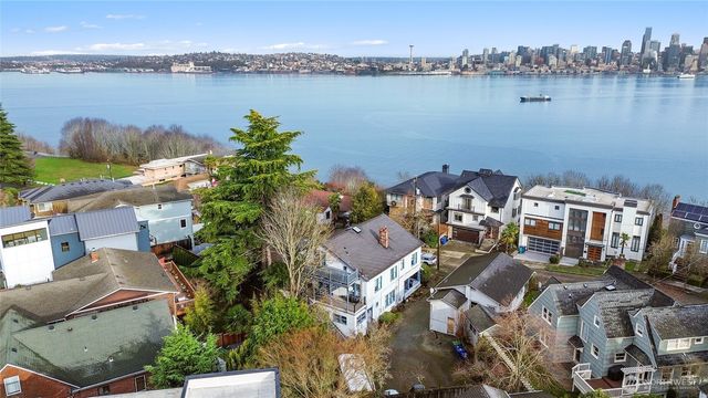 1425 Palm Avenue SW, Seattle, WA 98116