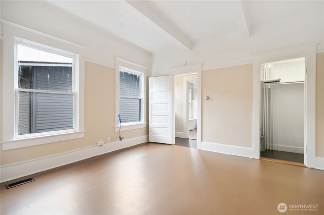 1425 Palm Avenue SW, Seattle, WA 98116