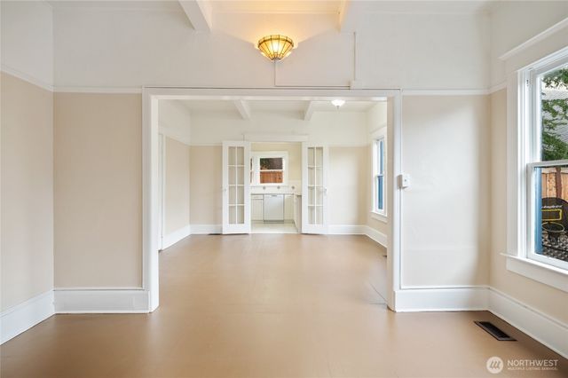 1425 Palm Avenue SW, Seattle, WA 98116