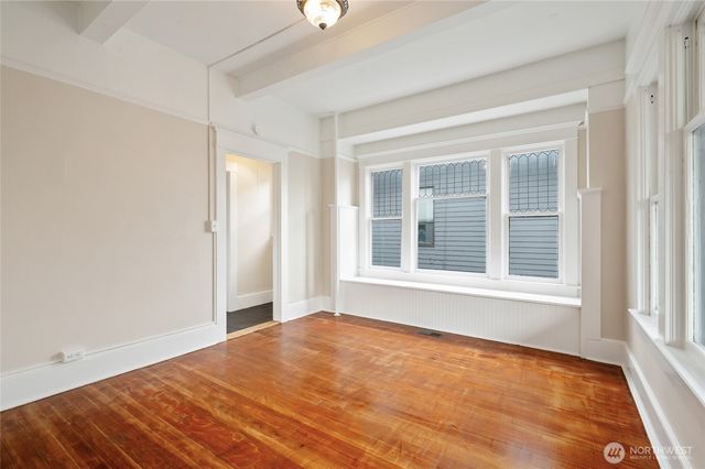 1425 Palm Avenue SW, Seattle, WA 98116