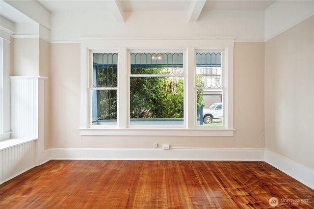 1425 Palm Avenue SW, Seattle, WA 98116