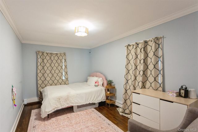 6 Newkirk Avenue, East Rockaway, NY 11518