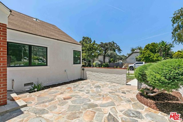 1722 Bel Aire Drive, Glendale, CA 91201