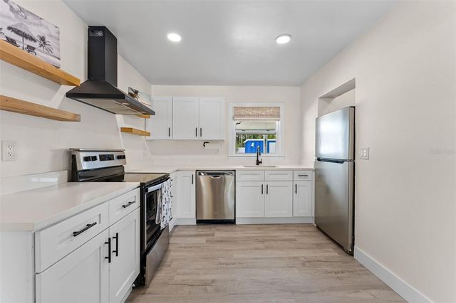 7060 79TH AVENUE N, Pinellas Park, FL 33781