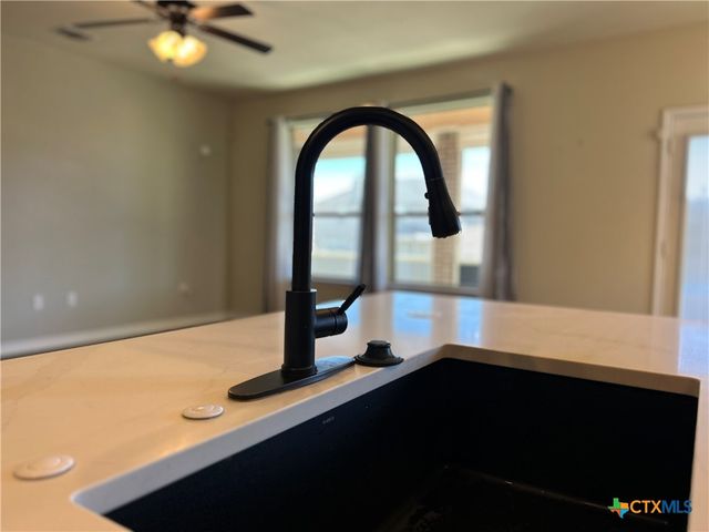 5215 Siltstone Loop, Killeen, TX 76542