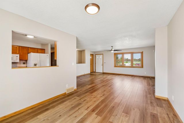 2814 SE Peachtree Drive, Ankeny, IA 50021