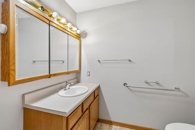 2814 SE Peachtree Drive, Ankeny, IA 50021