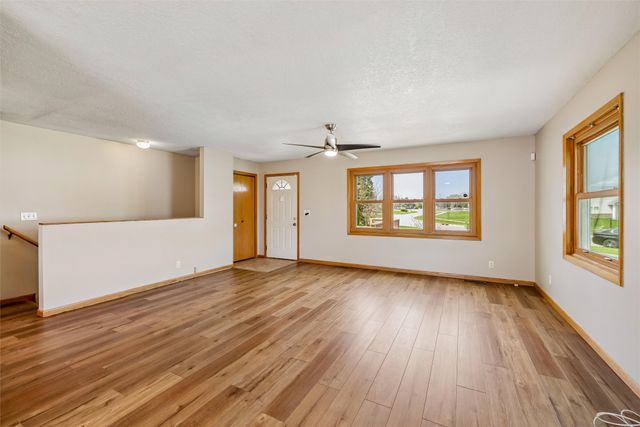 2814 SE Peachtree Drive, Ankeny, IA 50021