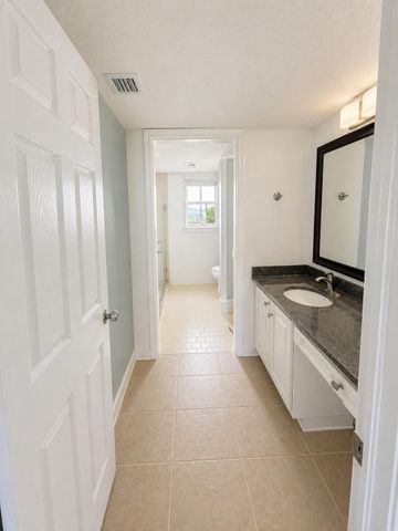 5917 Vía Vermilya 406, Atlantis, FL 33462