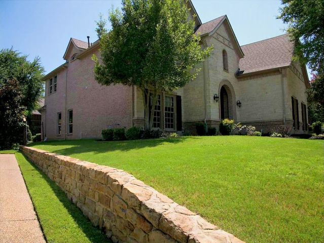 2310 Castle Creek Drive, Mansfield, TX 76063