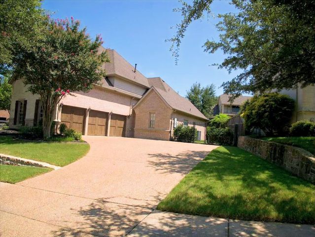 2310 Castle Creek Drive, Mansfield, TX 76063