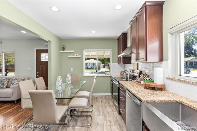 32417 Linderman Avenue, Warren, MI 48093