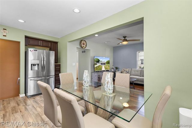 32417 Linderman Avenue, Warren, MI 48093