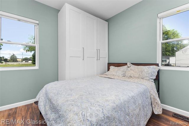 32417 Linderman Avenue, Warren, MI 48093