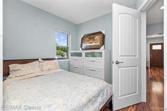 32417 Linderman Avenue, Warren, MI 48093