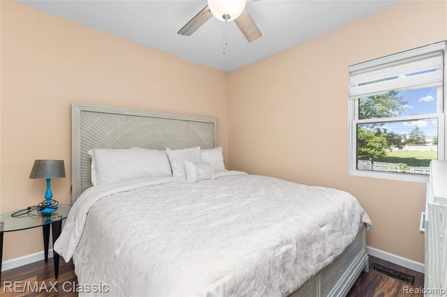 32417 Linderman Avenue, Warren, MI 48093