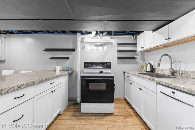 32417 Linderman Avenue, Warren, MI 48093