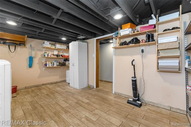 32417 Linderman Avenue, Warren, MI 48093