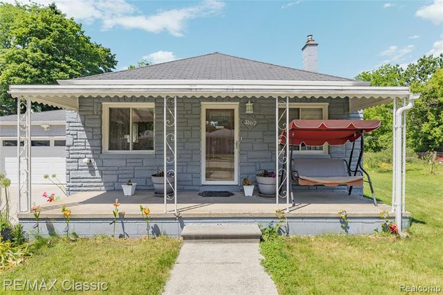 32417 Linderman Avenue, Warren, MI 48093