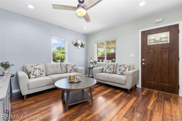 32417 Linderman Avenue, Warren, MI 48093