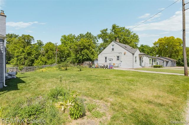 32417 Linderman Avenue, Warren, MI 48093