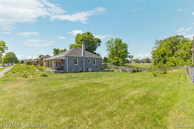 32417 Linderman Avenue, Warren, MI 48093