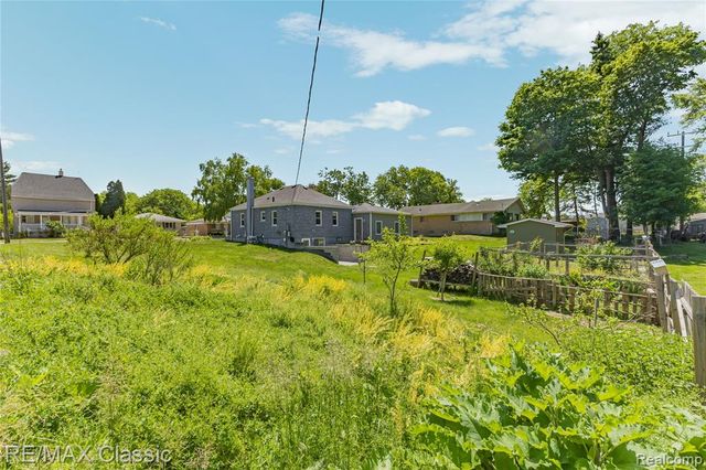 32417 Linderman Avenue, Warren, MI 48093