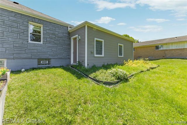 32417 Linderman Avenue, Warren, MI 48093