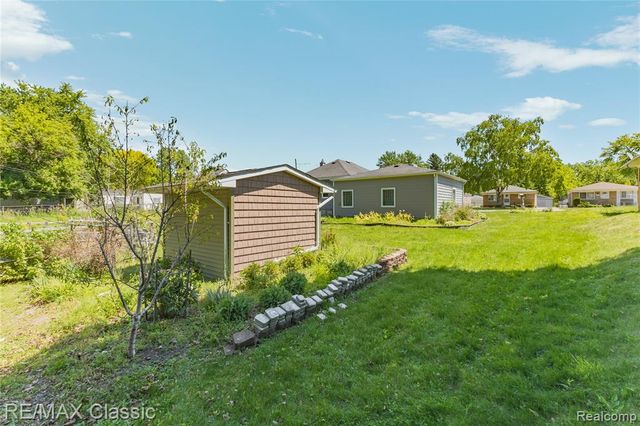 32417 Linderman Avenue, Warren, MI 48093