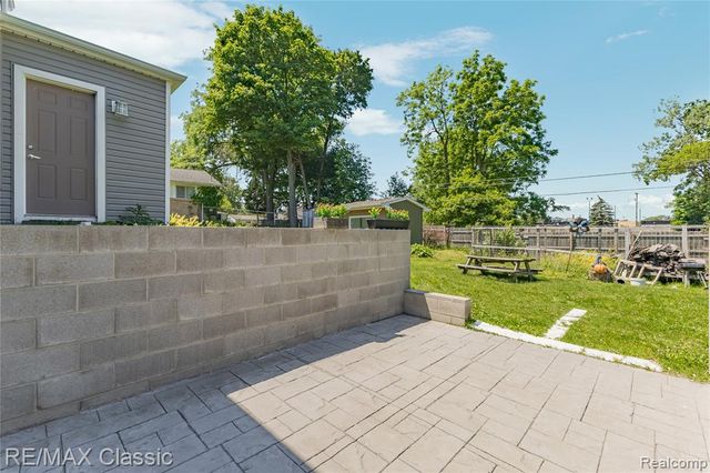32417 Linderman Avenue, Warren, MI 48093