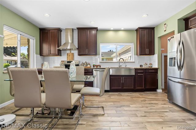 32417 Linderman Avenue, Warren, MI 48093