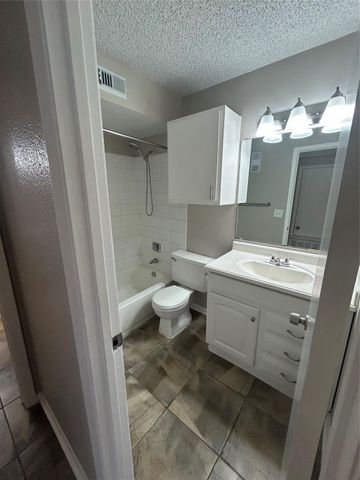 250 El Dorado Boulevard 104, Houston, TX 77598