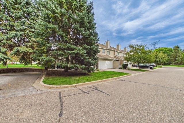 5965 Wedgewood Lane N 55, Plymouth, MN 55446