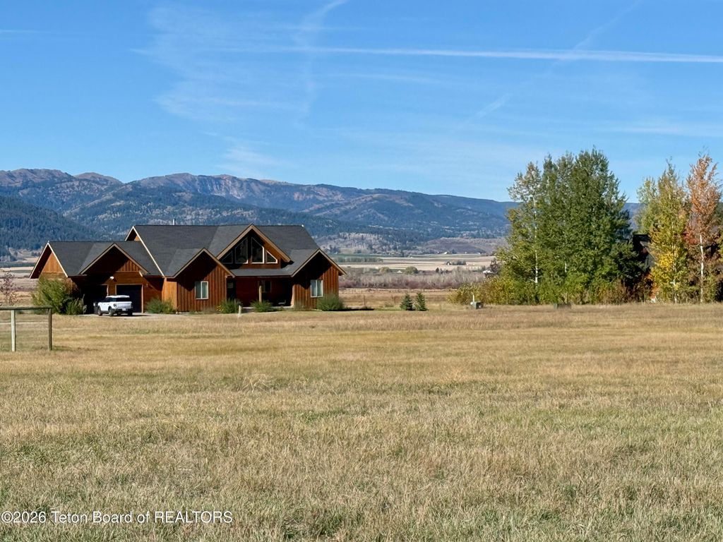 4942 CINDER CONE Drive, Victor, ID 83455 photo 3