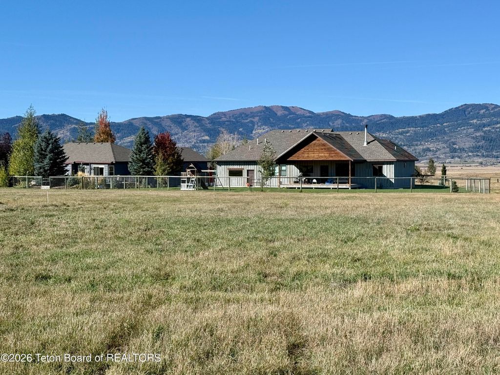 4942 CINDER CONE Drive, Victor, ID 83455 photo 5