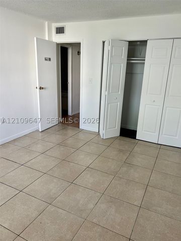1752 NW 55th Ave 102, Lauderhill, FL 33313
