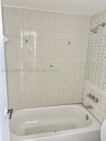 1752 NW 55th Ave 102, Lauderhill, FL 33313