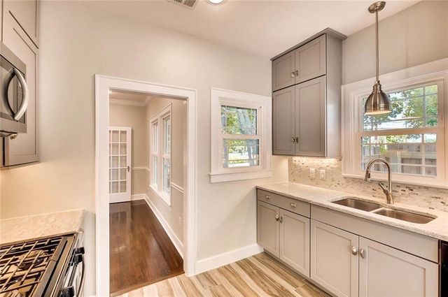 906 E 38 1/2 ST, Austin, TX 78751