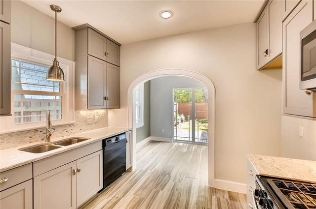 906 E 38 1/2 ST, Austin, TX 78751