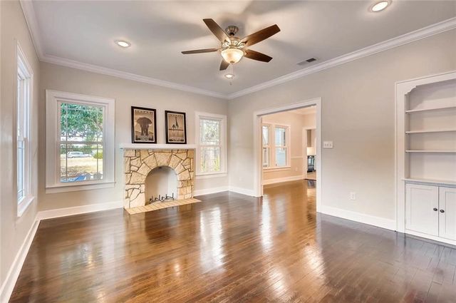 906 E 38 1/2 ST, Austin, TX 78751