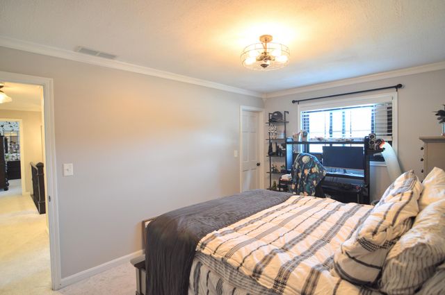 5402 Pride Parkway, Taylor Mill, KY 41015