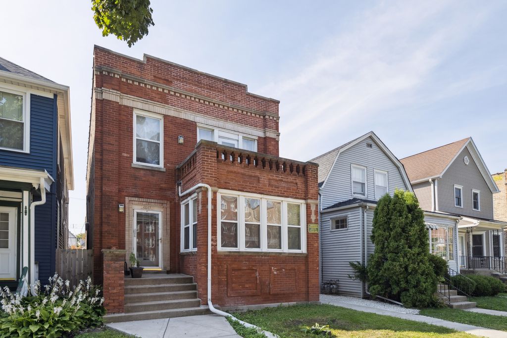 4847 W Hutchinson Street 2, Chicago, IL 60641