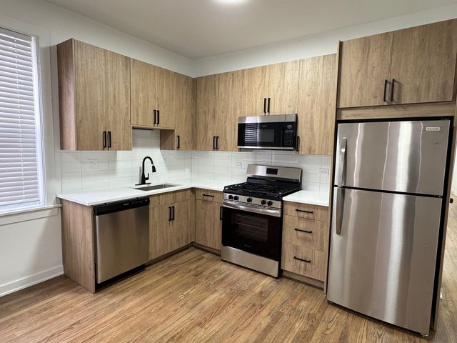 2156 W Arthur Avenue 1, Chicago, IL 60645