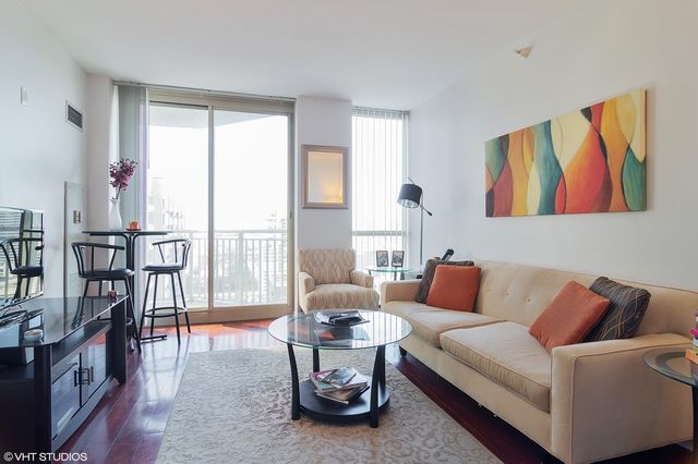 645 N KINGSBURY Street 2205, Chicago, IL 60610