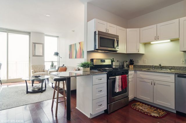 645 N KINGSBURY Street 2205, Chicago, IL 60610