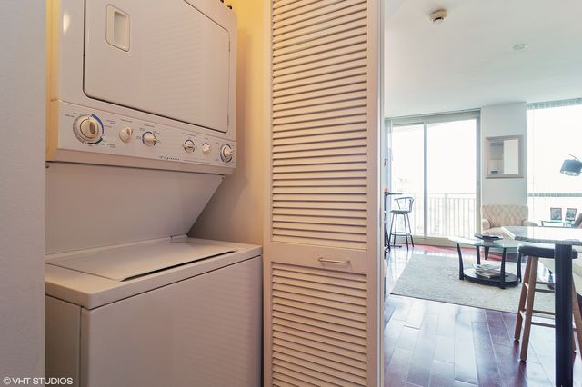 645 N KINGSBURY Street 2205, Chicago, IL 60610