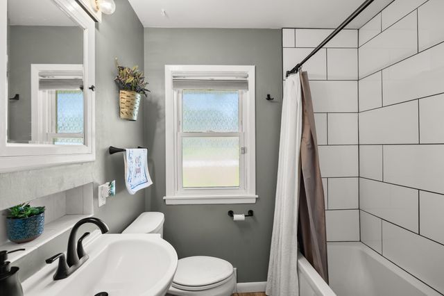7260 Sunrise Boulevard, Windsor Heights, IA 50324