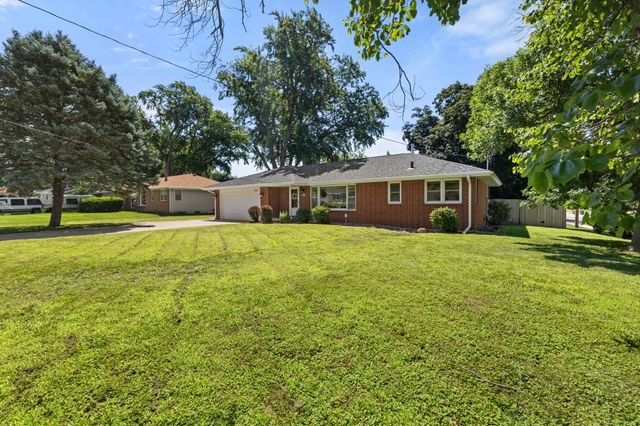 7260 Sunrise Boulevard, Windsor Heights, IA 50324
